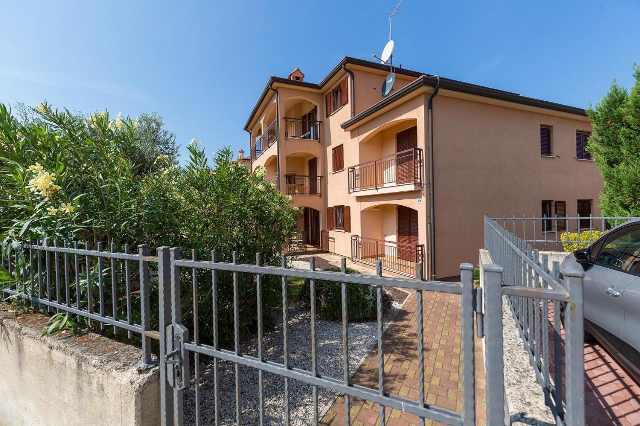 Apartments With A Swimming Pool Novigrad - 7078 外观 照片