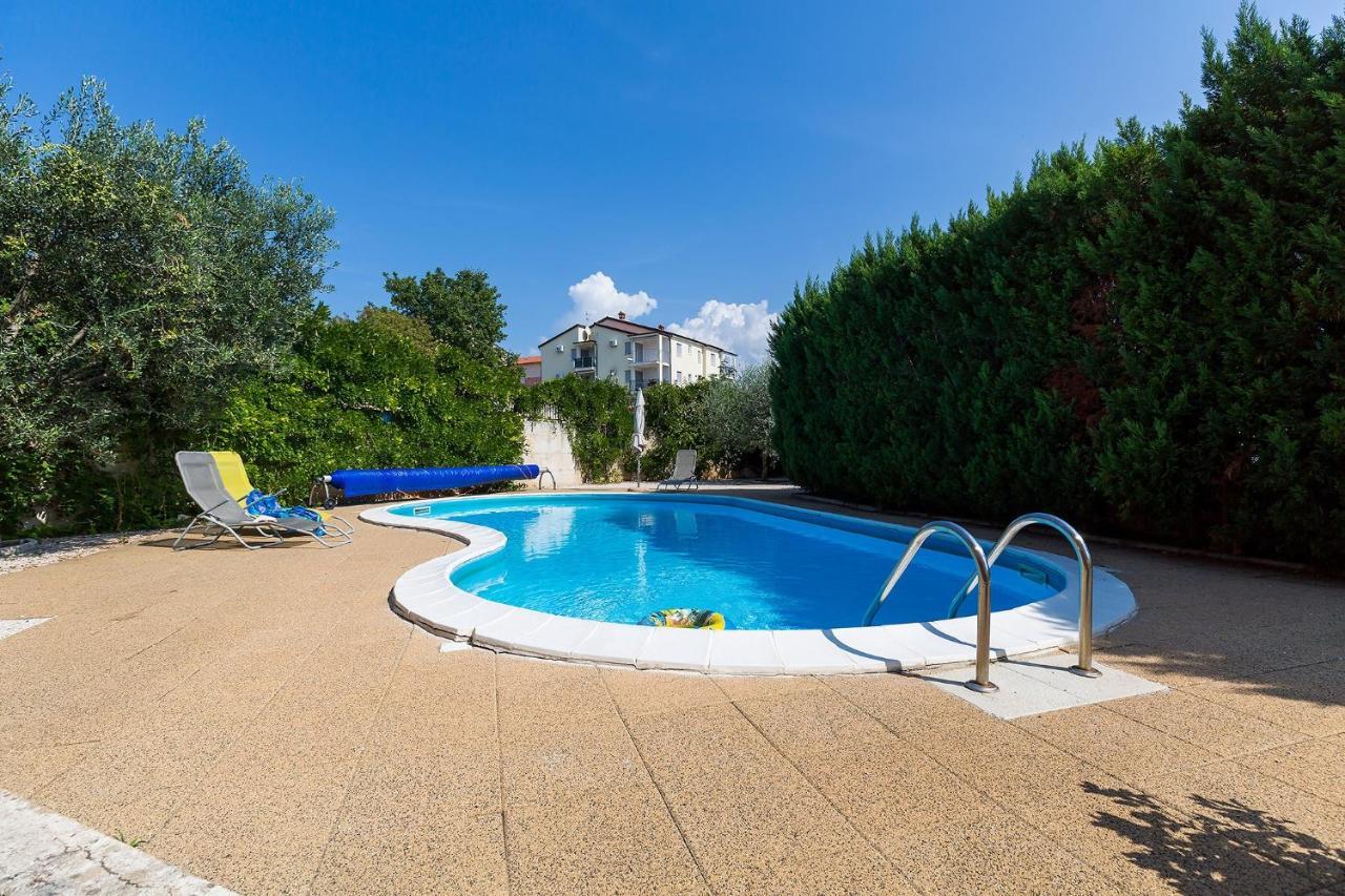 Apartments With A Swimming Pool Novigrad - 7078 外观 照片