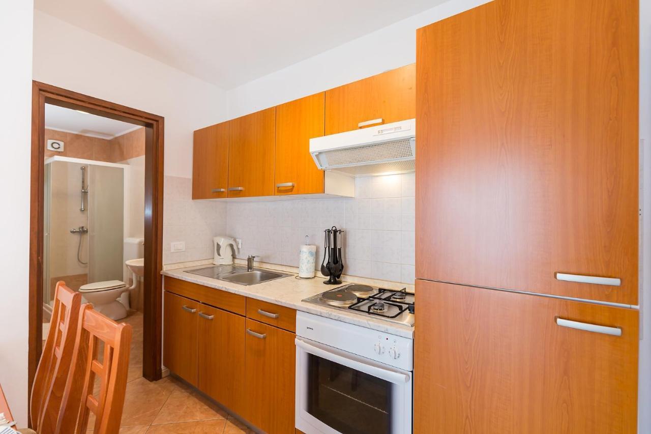 Apartments With A Swimming Pool Novigrad - 7078 外观 照片