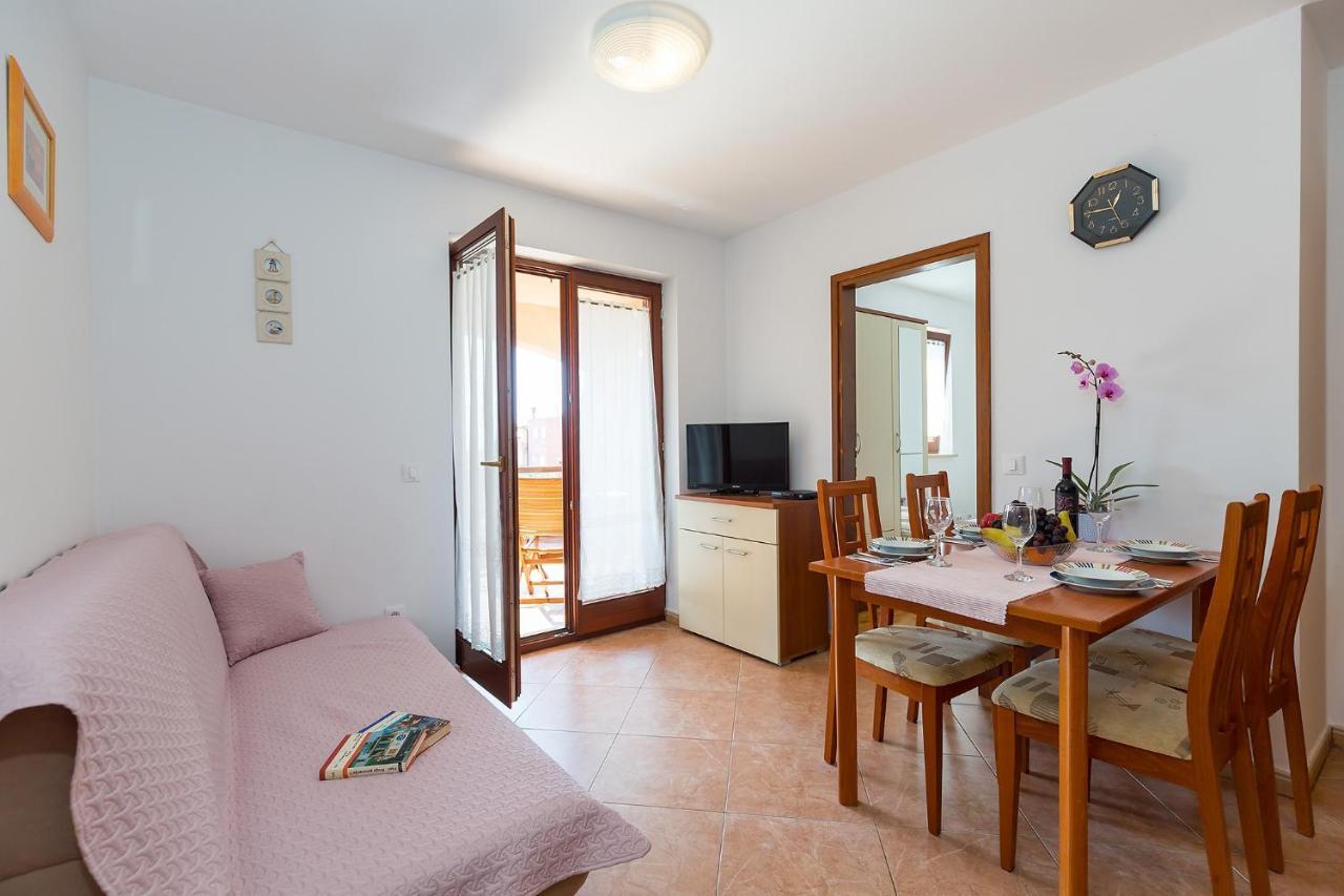 Apartments With A Swimming Pool Novigrad - 7078 外观 照片