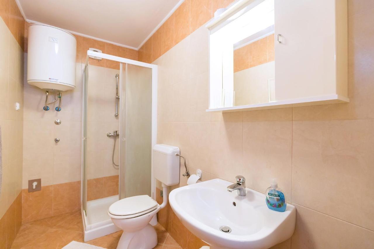 Apartments With A Swimming Pool Novigrad - 7078 外观 照片