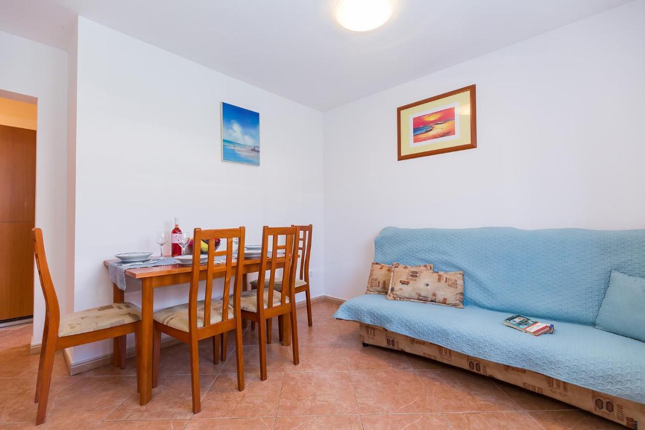 Apartments With A Swimming Pool Novigrad - 7078 外观 照片